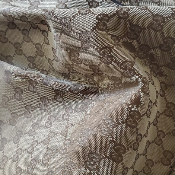 Gucci LG Sukey Bag, with Dust Cover in Original GG Canvas - Picture 2 of 9